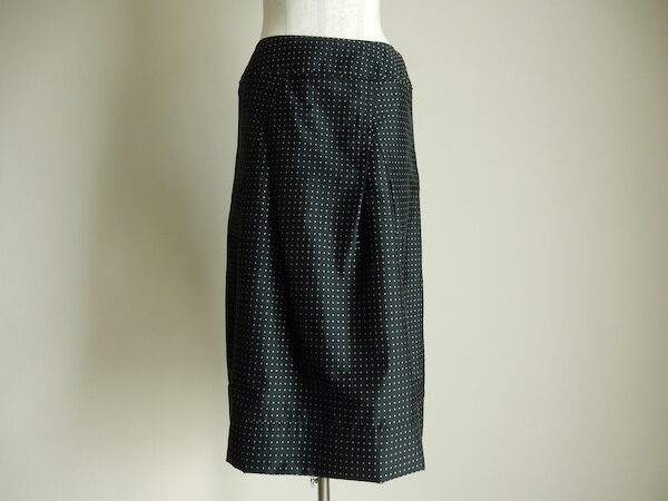 シンプルだからこそ大切にしたい｜ヒロコビスのスカートを買取しました