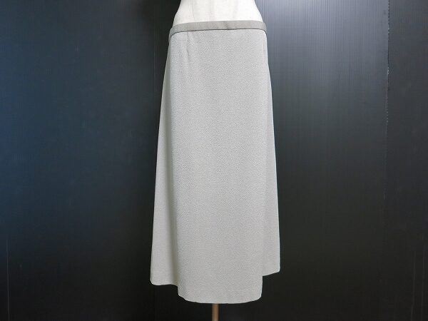 どことなく広がる裾が綺麗|三年坂のスカートを買取しました