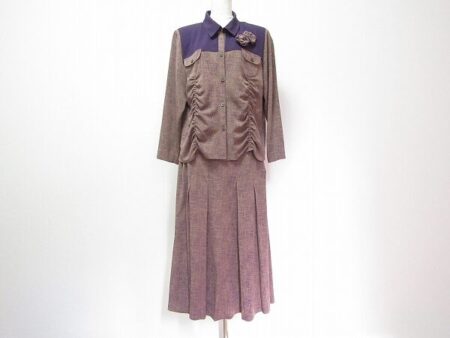 どこかカッコよさもある｜三年坂のスカートスーツを買取しました