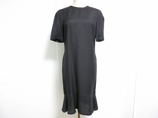 シンプルビューティーなジュンアシダのワンピースを買取！