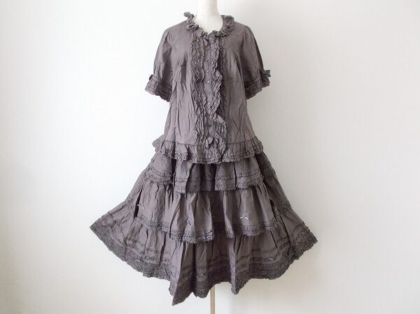 ガーリーデザインがピンクハウスらしい！セットアップを買取しました