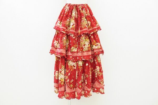 ボリューミーなティアード＆薔薇柄のロングスカートを買取！ピンクハウス