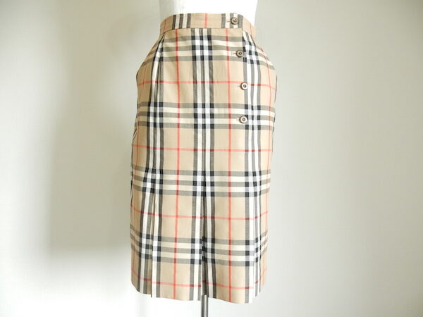 これぞバーバリー！ノバチェックのスカートを買取しました