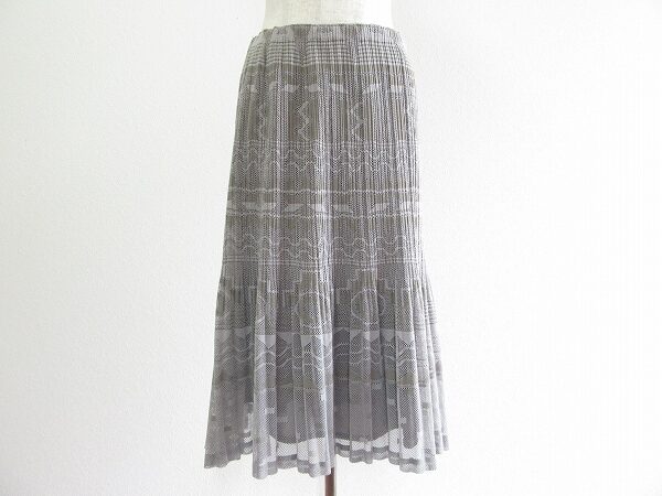 華奢なプリーツが素敵なプリーツプリーズのスカートを買取しました