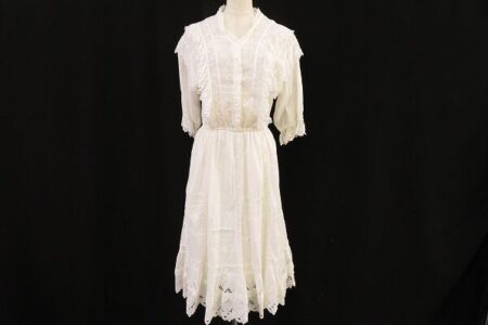 ドレス風デザインで美しく仕上げる｜バラ色の暮し ワンピースを買取しました