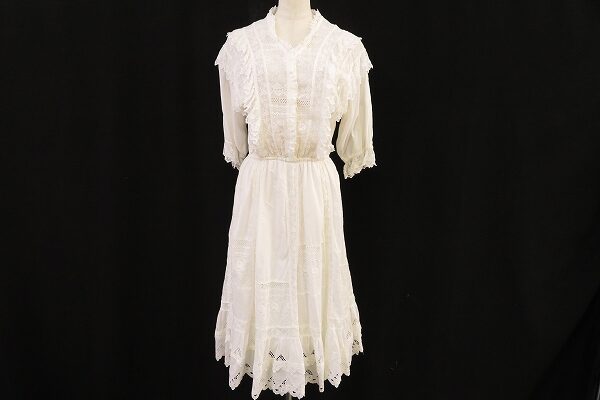 ドレス風デザインで美しく仕上げる|バラ色の暮し ワンピースを買取しました