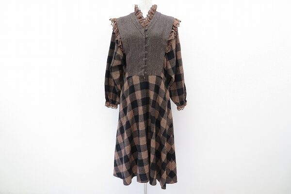 深みあるチェックがどこか色っぽい｜バラ色の暮し ワンピースを買取しました