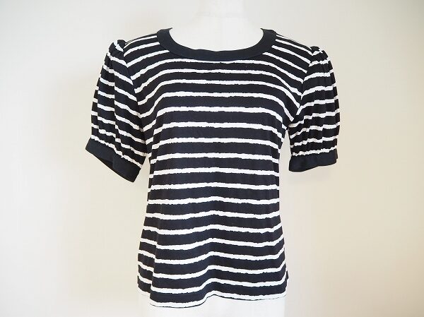 パフスリーブで落ち着いた印象に｜イヴサンローランのカットソーを買取しました