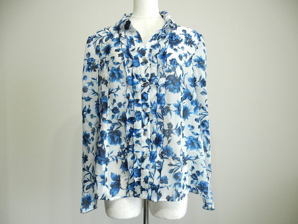 ブルーの花柄ブラウスをお買取！レリアン