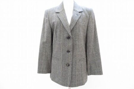 まじめな雰囲気も演出できる｜マドモアゼルノンノンのジャケットを買取しました