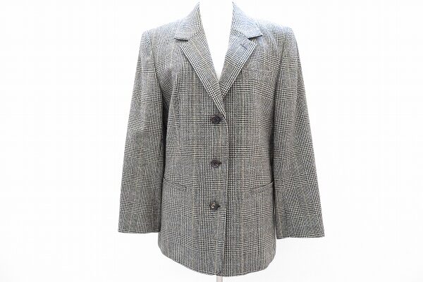 まじめな雰囲気も演出できる｜マドモアゼルノンノンのジャケットを買取しました