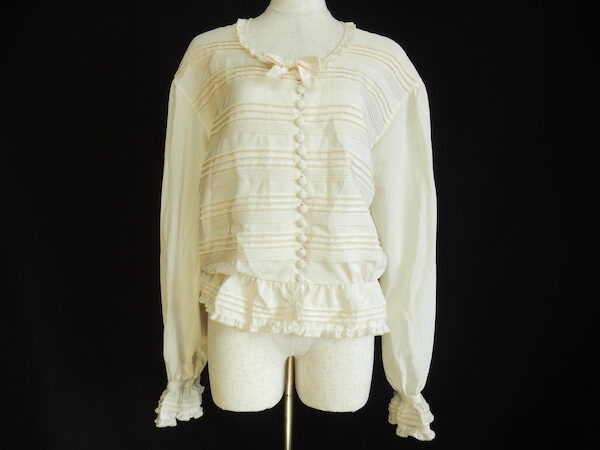 隅々までキュートさが光る｜インゲボルグのブラウスを買取しました