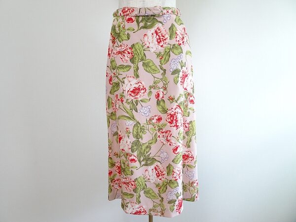 可愛らしい花柄が素敵なインゲボルグのスカートを買取しました