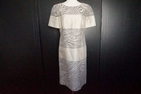 スマートで凛とした雰囲気が素敵なジュンアシダのワンピースを買取しました