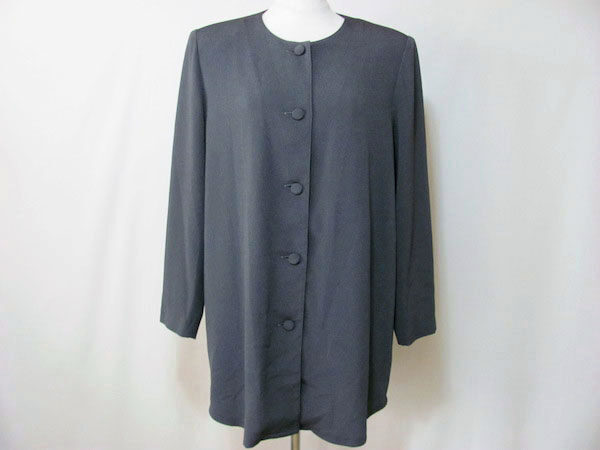 グレーのノーカラージャケットを買取！詩仙堂