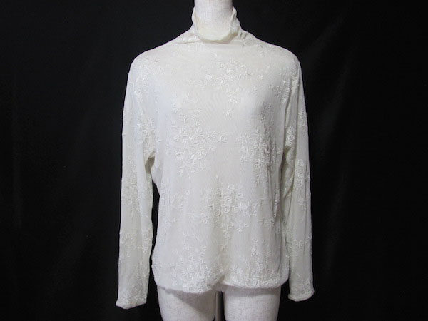 気品あるアイボリーが素敵|バラ色の暮し カットソーを買取しました