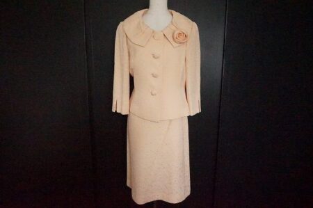 やさしいオレンジが上品｜ユキトリイのスカートスーツを買取しました