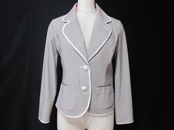 シンプルで落ち着いた雰囲気になる｜レジーナロマンティコのジャケットを買取しました