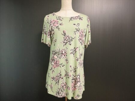 華やかなイメージにもなる｜ユキトリイのカットソーを買取しました