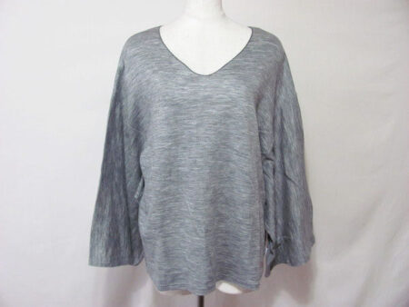 しっかり開いた首元がポイント｜ソウソウのカットソーを買取しました