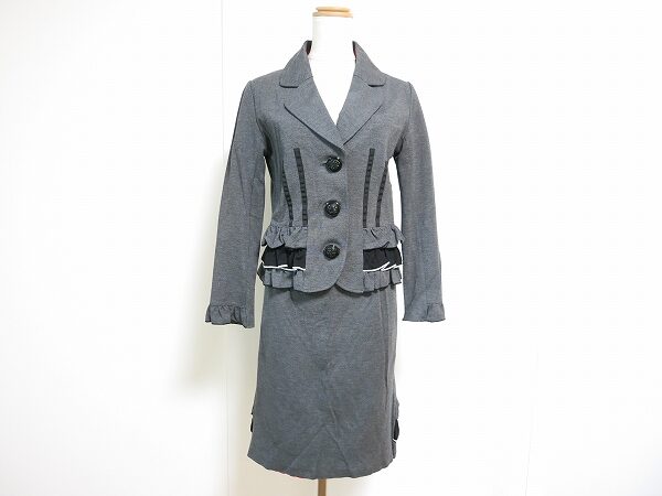 しなやかに決まる｜レジーナロマンティコのツーピースを買取しました