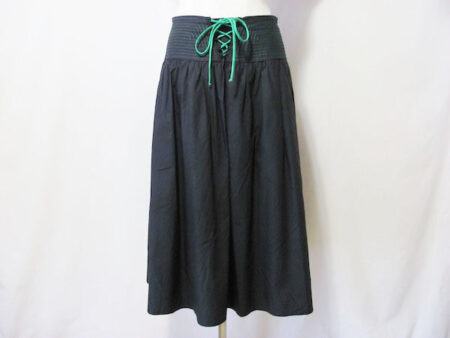 黒と緑の相性抜群｜エトロのスカートを買取しました