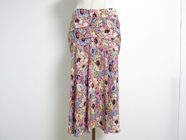 思わずにやける可愛らしさ｜マックスマーラの花柄 スカートを買取しました