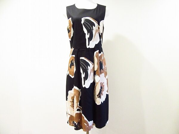 ブリリアントな花柄に見とれる｜マックスマーラのワンピースを買取しました