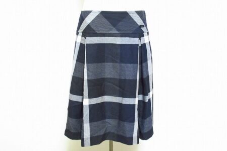 大ぶりなチェックがおしゃれ！ブルーレーベルクレストブリッジのスカートを買取しました