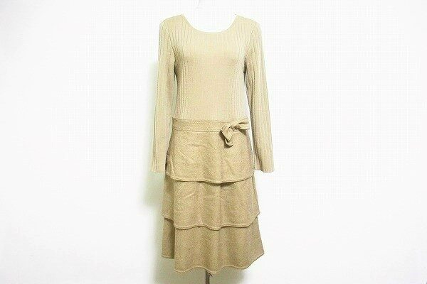 リブニットが使いやすい|オースチンリードのワンピースを買取しました