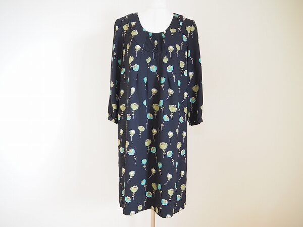 装飾性豊かな花がエレガント｜ローラアシュレイのワンピースを買取しました