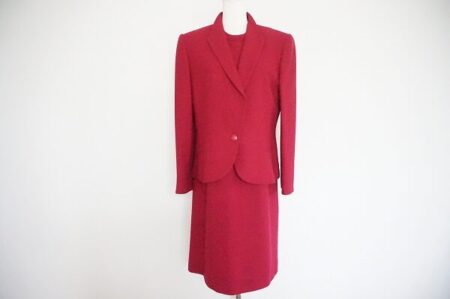 艶っぽさを感じる｜ジュンアシダのワンピーススーツを買取しました