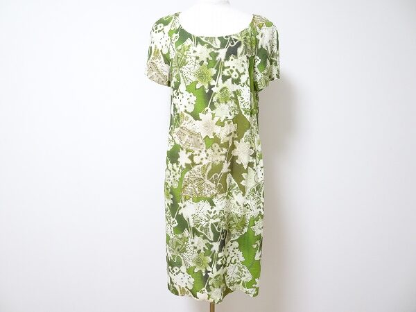華やかなグリーンが素敵｜タバサのワンピースを買取しました
