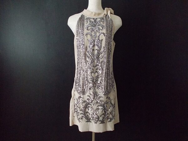 スパンコールが大胆かつゴージャス｜リナシメントのドレスを買取しました
