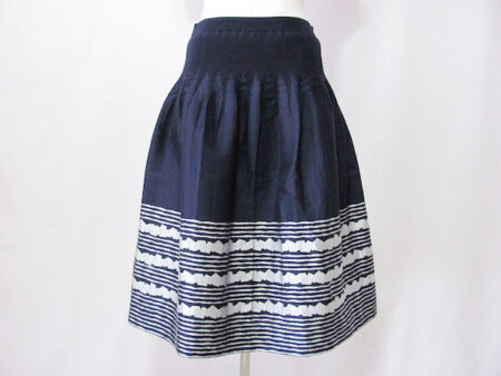 足を気にせず可愛く履ける｜ユキトリイのスカートを買取しました