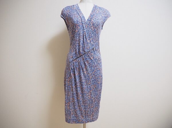 しっとりシルエットが上品｜シネカノンのワンピースを買取しました