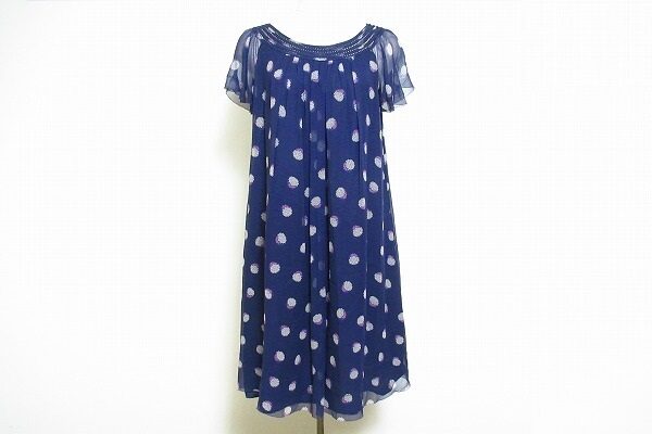 優美さとポップの融合|ハロッズのワンピースを買取しました