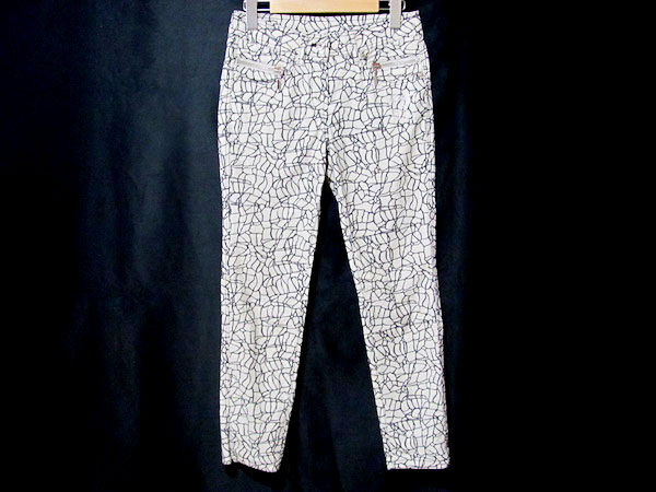 丁度いいグレーで使い方いろいろ|伊太利屋のパンツを買取しました