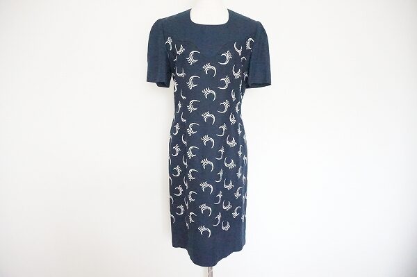 メリハリあるデザインが素敵|ジュンアシダのワンピースを買取しました