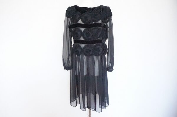 バラモチーフに見とれる｜ユキトリイのカーディガンを買取しました