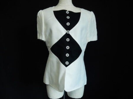 独特の黒と白のバランスがよい｜ジュンアシダのカットソーを買取しました