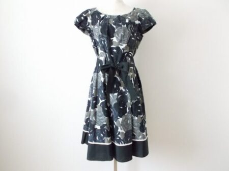 シックなのに華やか｜エムズグレイシーのワンピースを買取しました