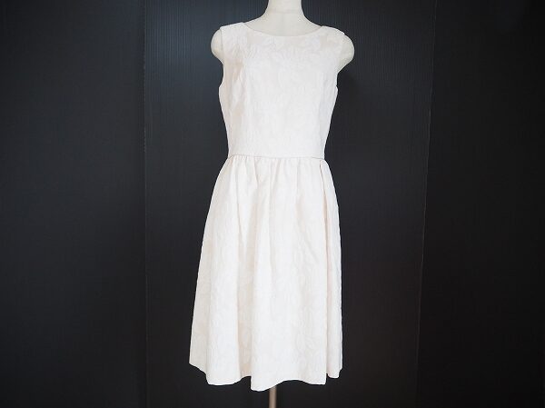 さわやかさが素敵｜ハロッズのワンピースを買取しました