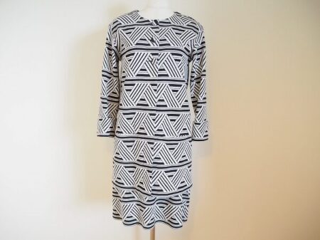 芸術感溢れる絵柄でエレガントさを｜アニエスベーのセットアップを買取しました