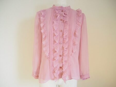 ザ・女子な色合いとフリルに引き込まれる｜ユキトリイのシャツを買取しました
