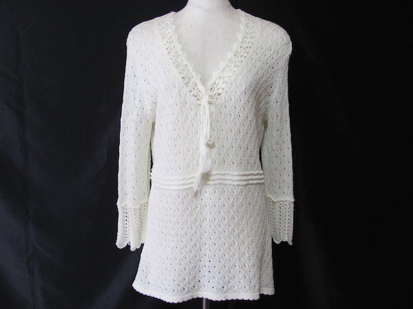 かぎ編みで繊細さがアップ｜ローラアシュレイのセーターを買取しました