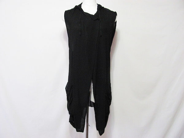 おしとやかな雰囲気に調整できる｜バジーレのジレを買取しました