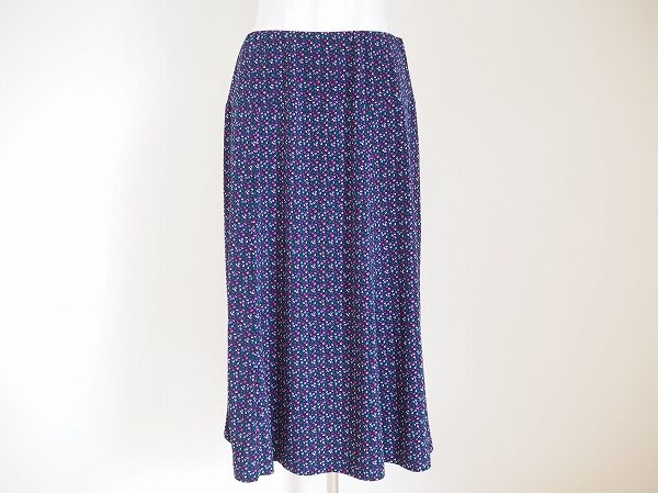 ドット×ロングスカートで大人カジュアル｜ローラアシュレイのスカートを買取しました