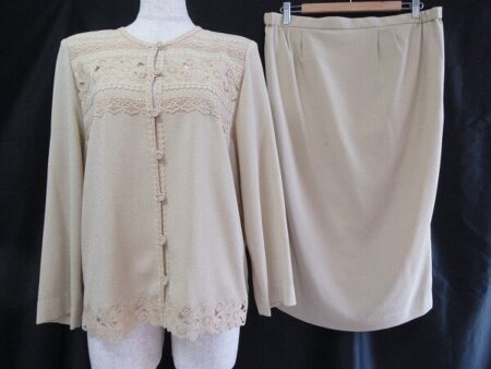 可憐さ漂う｜三年坂のスカートスーツを出張買取ご利用のお客様より買取しました