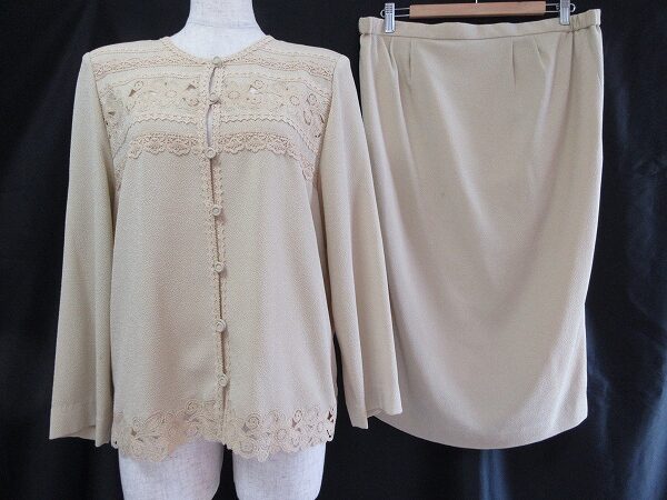 可憐さ漂う｜三年坂のスカートスーツを出張買取ご利用のお客様より買取しました